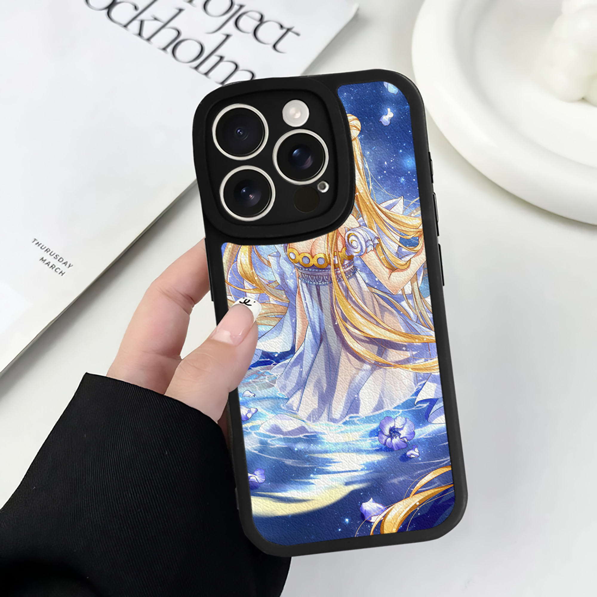 （画像用） 美少女戦士セーラームーン Sailor Moon 【iPhone 16シリーズ対応】シリコンスマホケース（レザー調） 材質：シリコン
